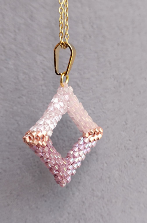 Rózowa zawieszka z koralików Subtelle Sparkle Rózowa zawieszka z koralików Subtelle Sparkle