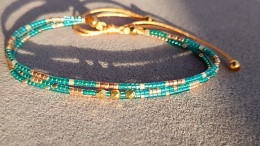 Minimalistyczna, turkusowa bransoletka z koralików Capri Aqua