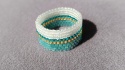 Turkusowy pierścionek tkany z koralików