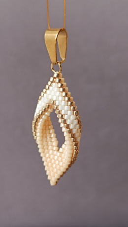 Waniliowa zawieszka w kształcie łezki